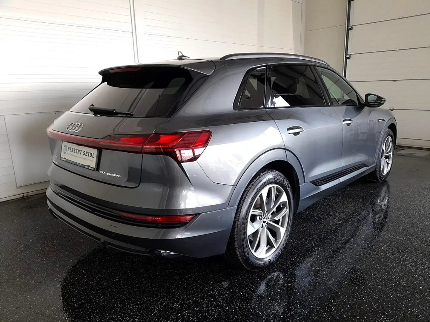 Audi e-tron 50 quattro S-LINE *NP: € 88.969,- / HEAD-UP / M... Gris - 2