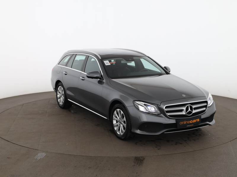 Mercedes-Benz E 220 d 4Matic Avantgarde Aut LED 360-CAM SKY NAV — photo 5
