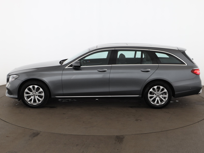 Mercedes-Benz E 220 d 4Matic Avantgarde Aut LED 360-CAM SKY NAV — photo 6