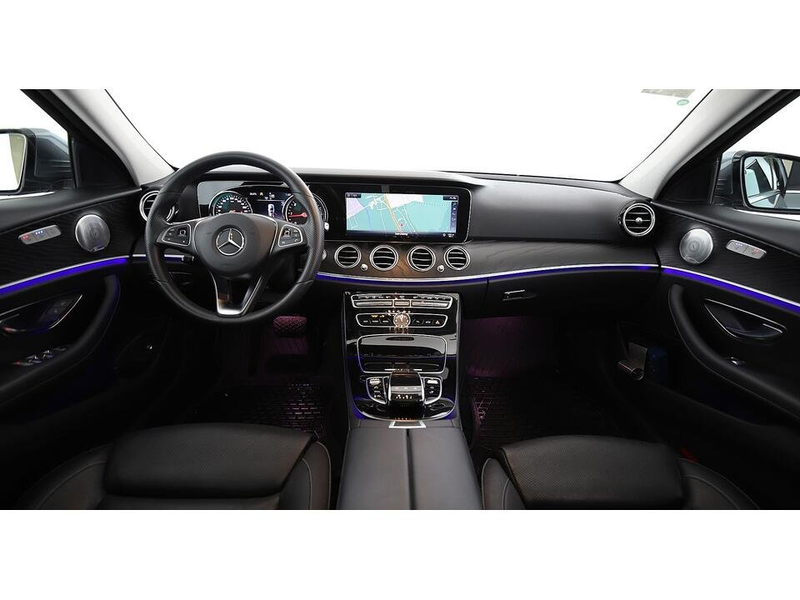 Mercedes-Benz E 220 d 4Matic Avantgarde Aut LED 360-CAM SKY NAV — photo 11