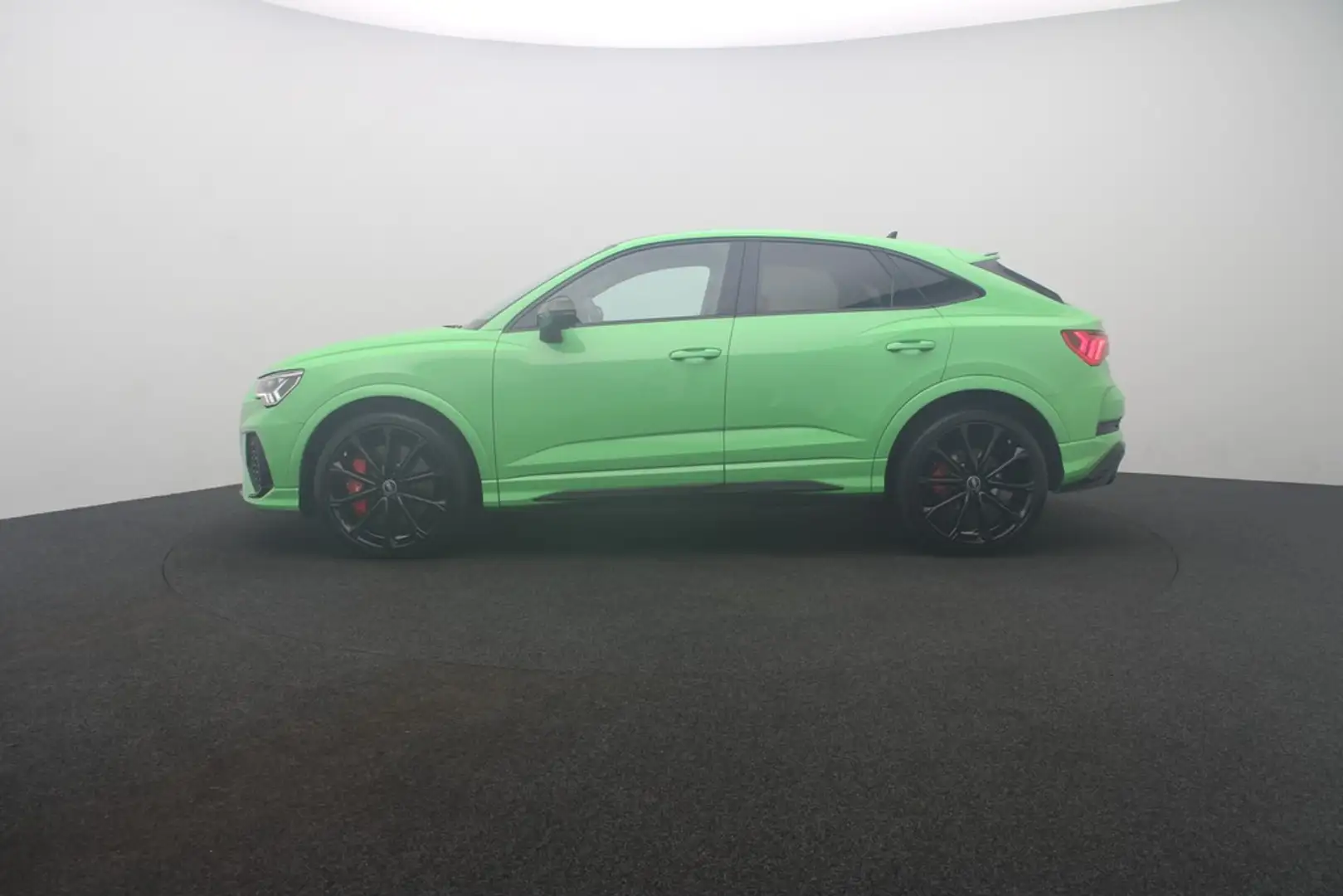 Audi RS Q3 Sportback 2.5 TFSI quattro . Matrix Navi Grün - 2