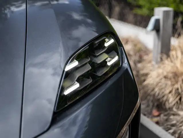 Porsche Taycan view 13