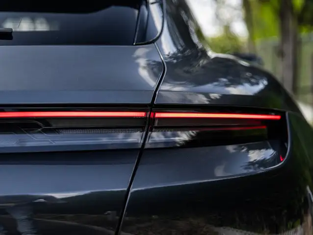 Porsche Taycan view 28