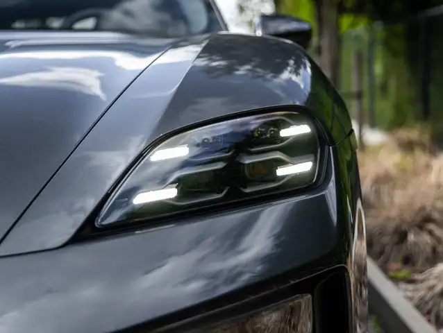 Porsche Taycan view 14