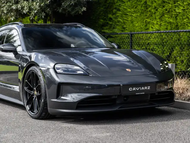 Porsche Taycan view 17