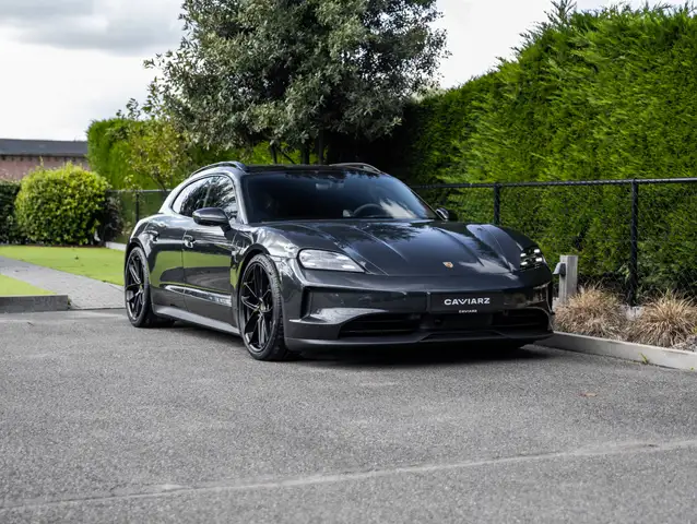 Porsche Taycan view 19