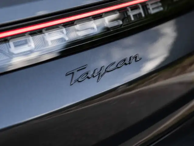 Porsche Taycan view 26