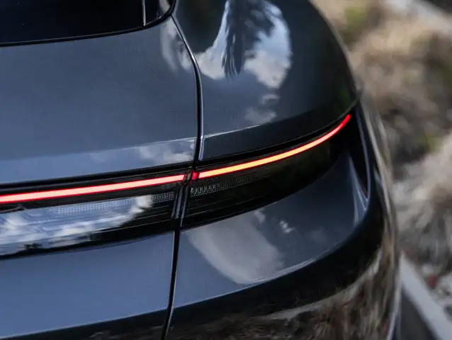 Porsche Taycan view 27