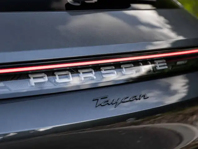 Porsche Taycan view 25