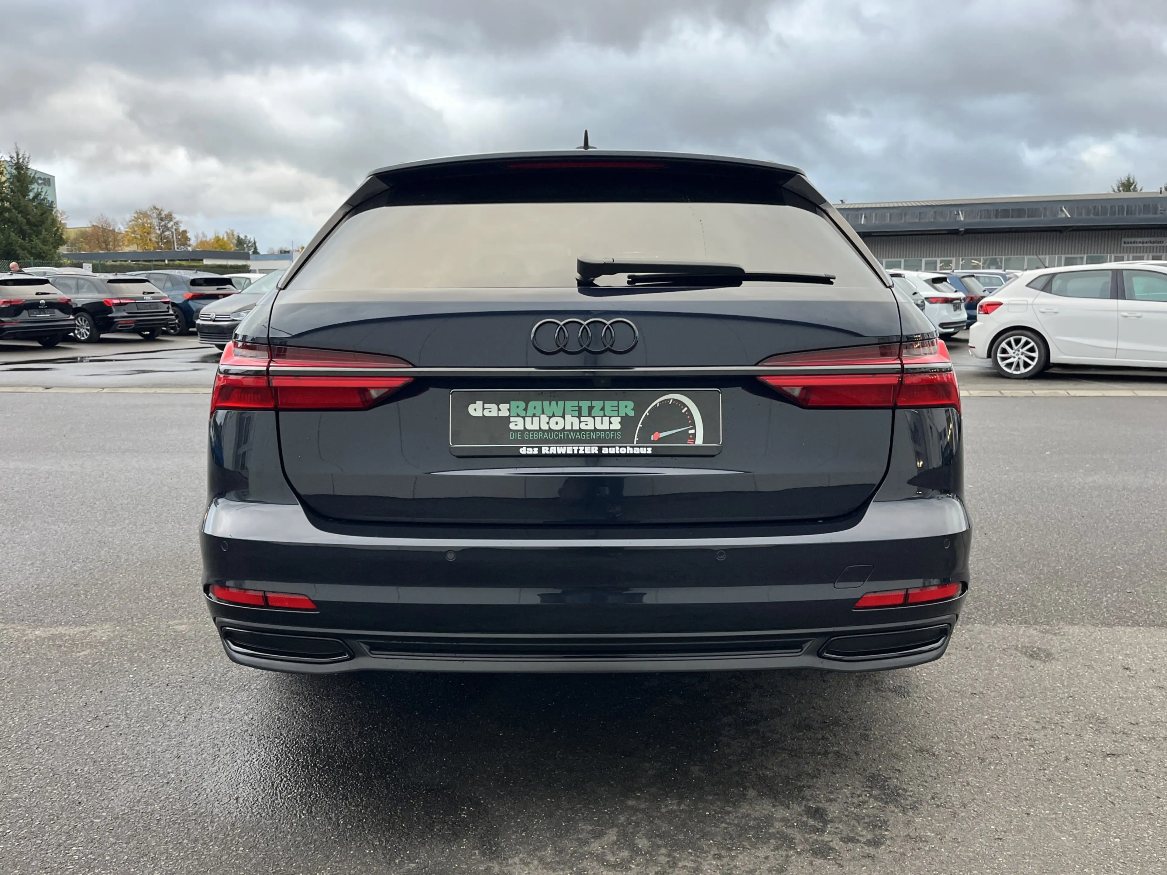 Audi A6 Avant 45 2.0 TFSI S tronic BLACKLINE S-Line Optik — photo 9