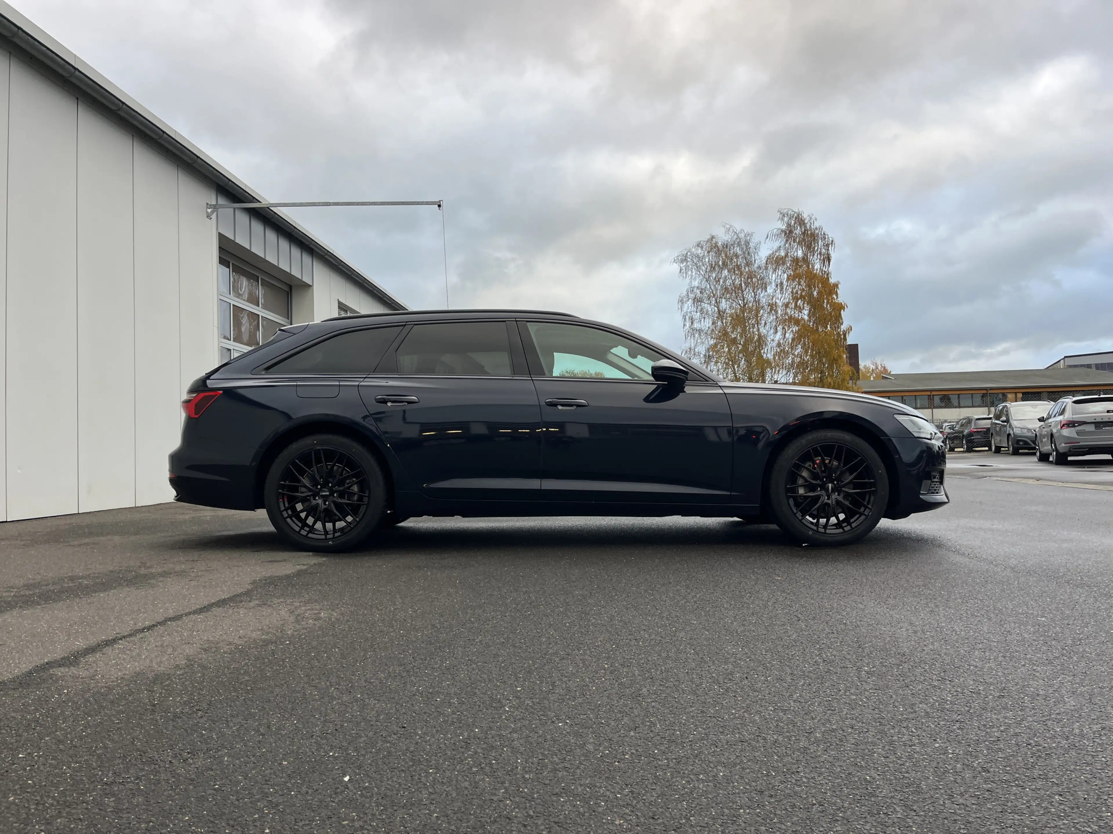 Audi A6 Avant 45 2.0 TFSI S tronic BLACKLINE S-Line Optik — photo 5