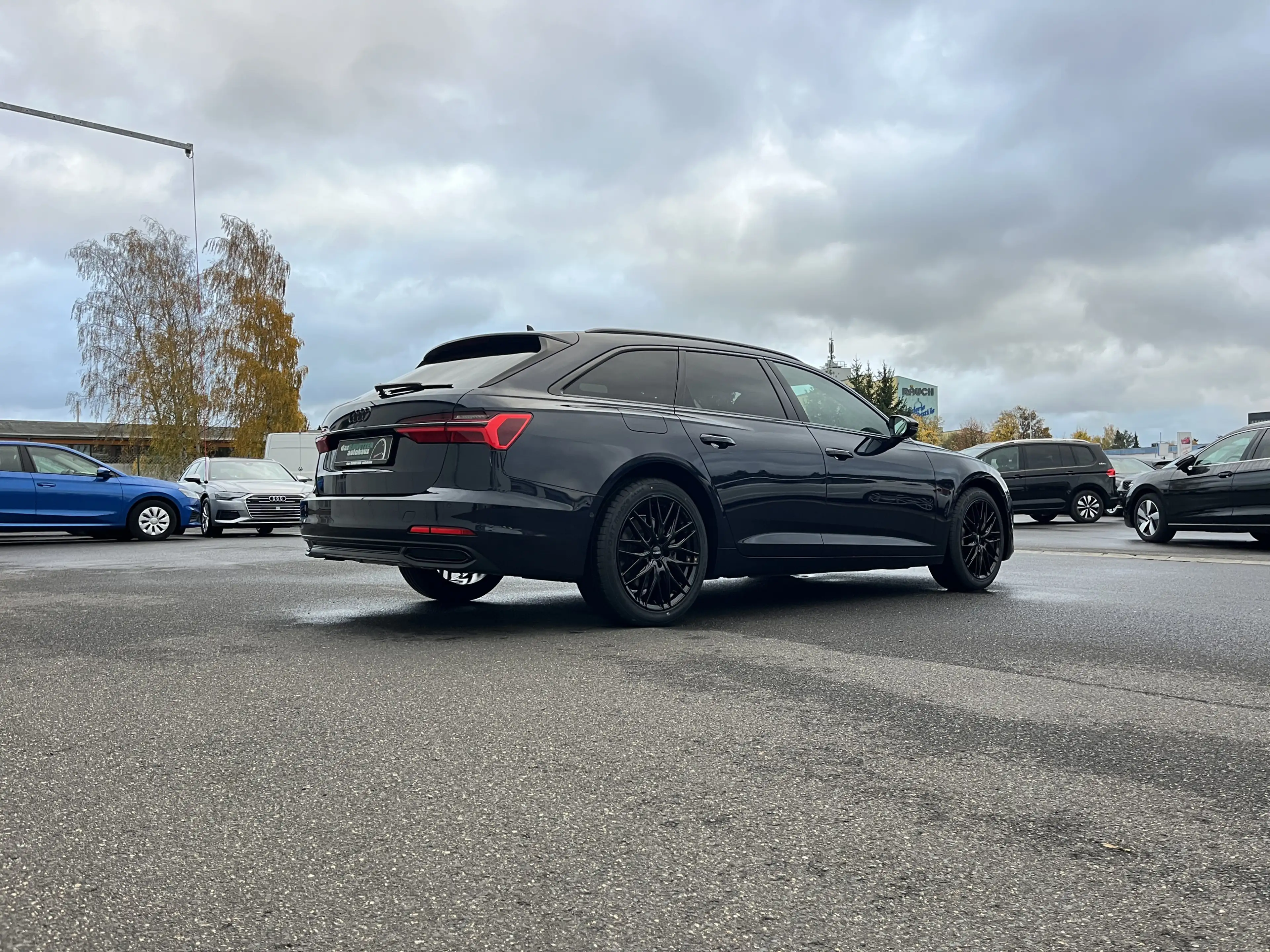 Audi A6 Avant 45 2.0 TFSI S tronic BLACKLINE S-Line Optik — photo 7