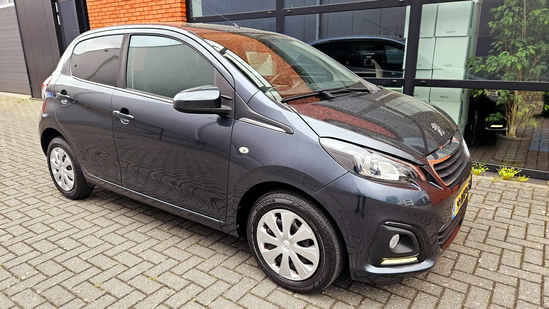 Peugeot 108 1.0 e-VTi 5 Deurs LED Airco Gri - 2