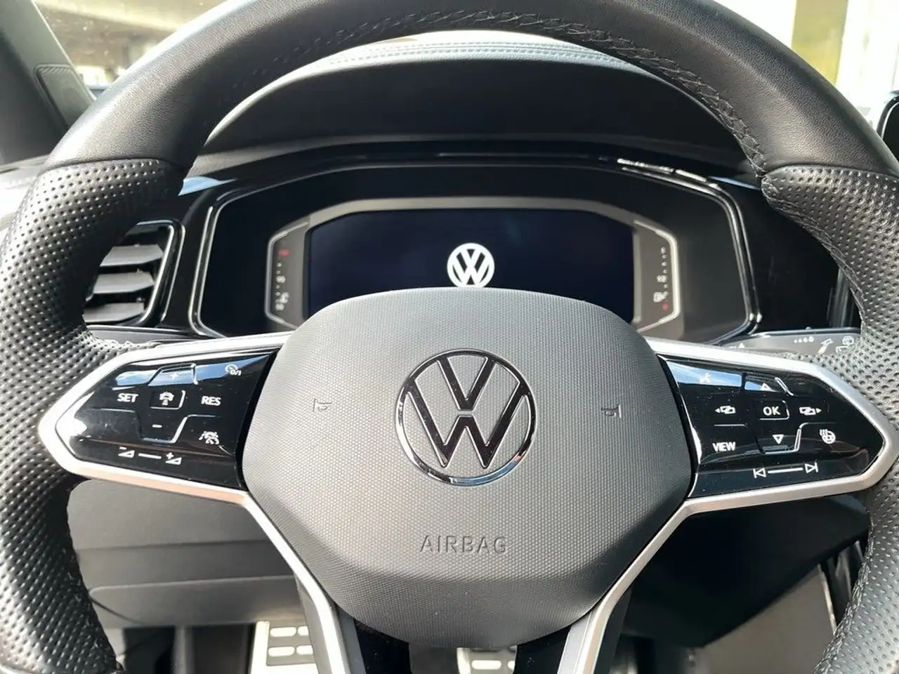 Volkswagen T-Roc 1.5 TSI DSG R-Line Navi IQ.Light AHK, миниатюра 22