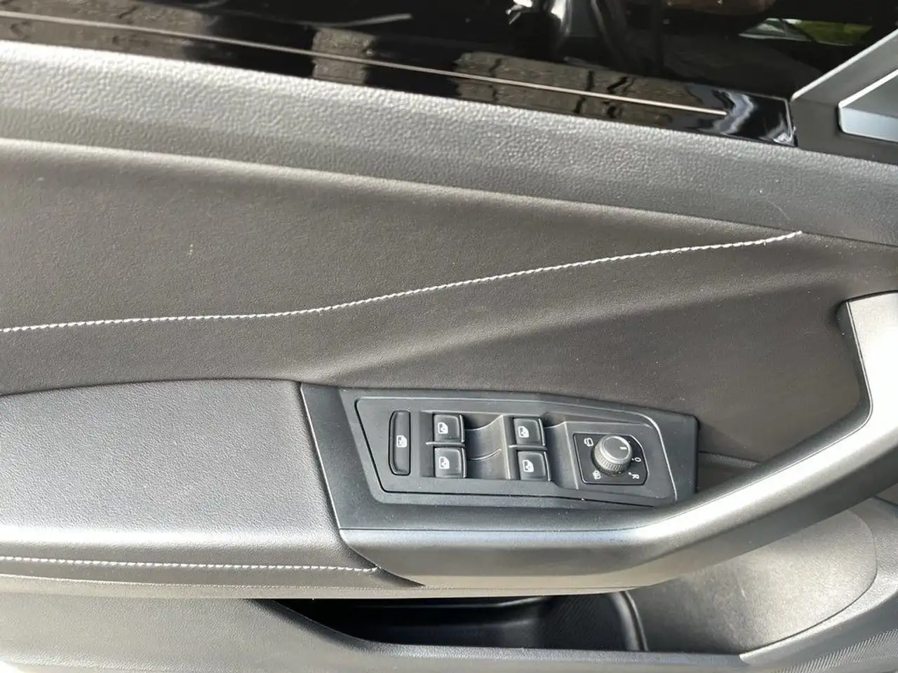Volkswagen T-Roc 1.5 TSI DSG R-Line Navi IQ.Light AHK, миниатюра 20