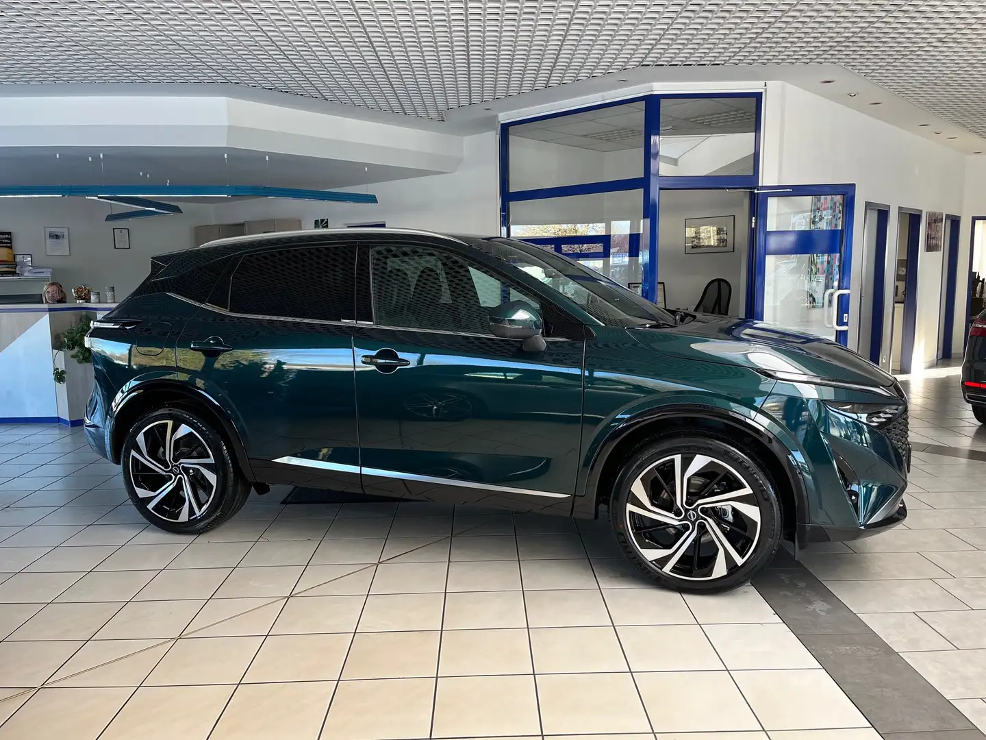 Nissan Qashqai 1.3 DIG-T Xtronic, Tekna+ Verde - 2