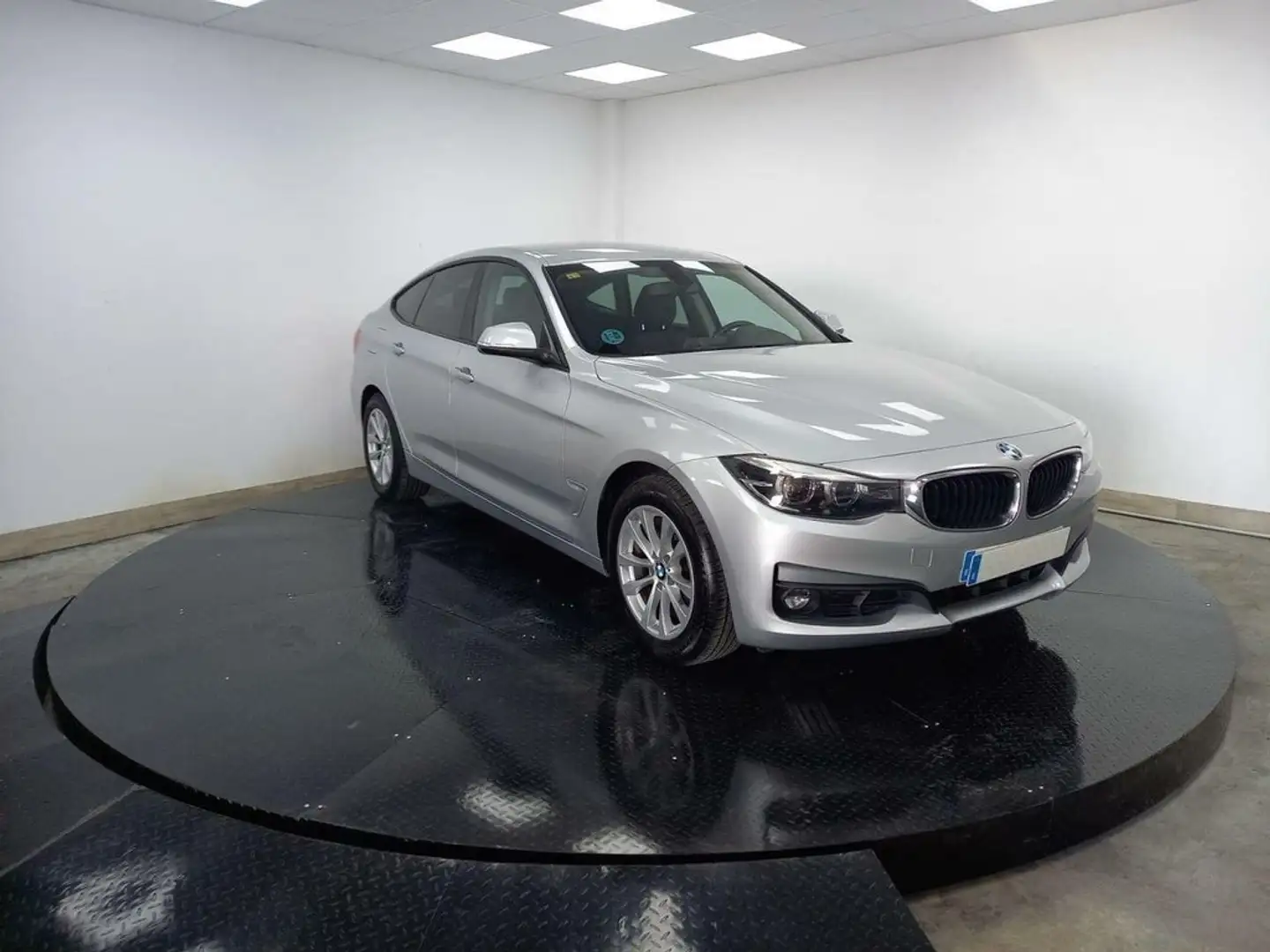 BMW 318 D Grau - 2