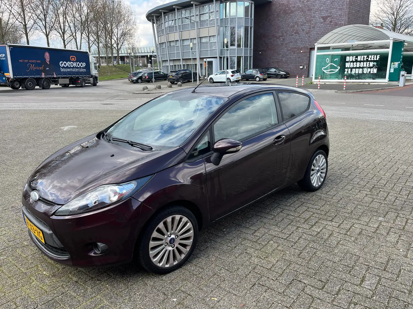 Ford Fiesta 1.25 Trend Violet - 1