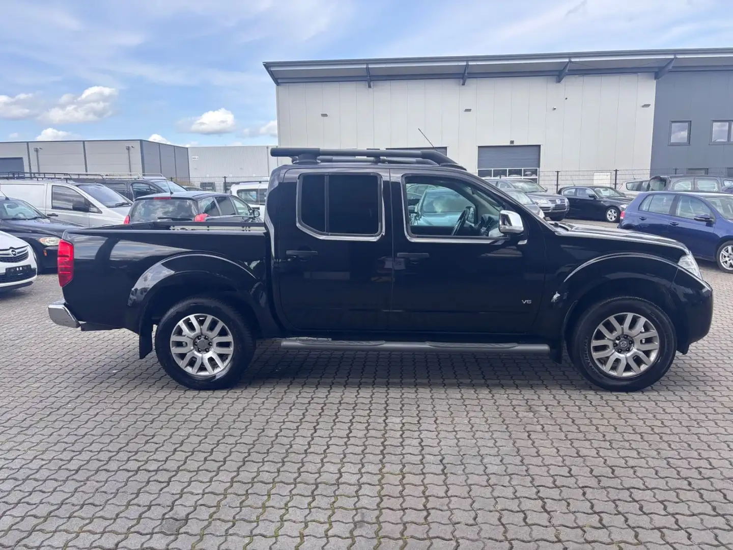 Nissan Navara Pickup Double Cab 3,0 V6 Dci 4x4-Dach Schwarz - 1