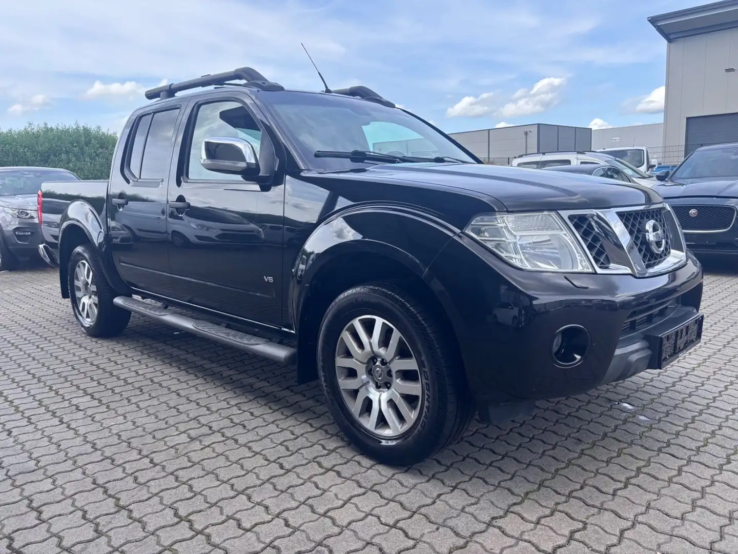 Nissan Navara Pickup Double Cab 3,0 V6 Dci 4x4-Dach Schwarz - 2