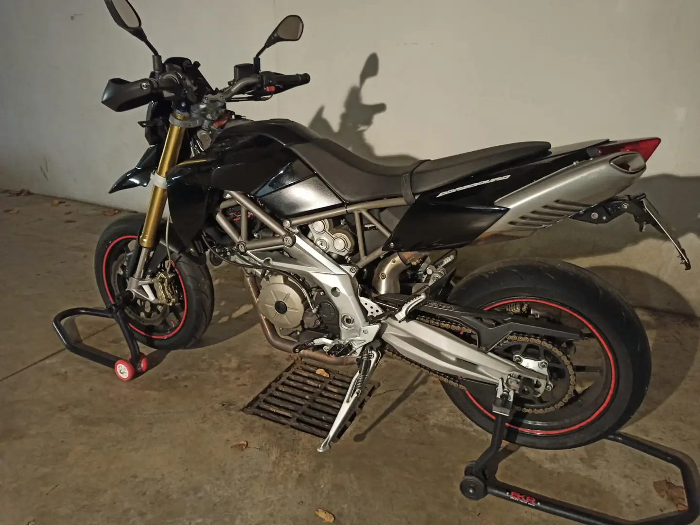 Aprilia Dorsoduro Nero - 1