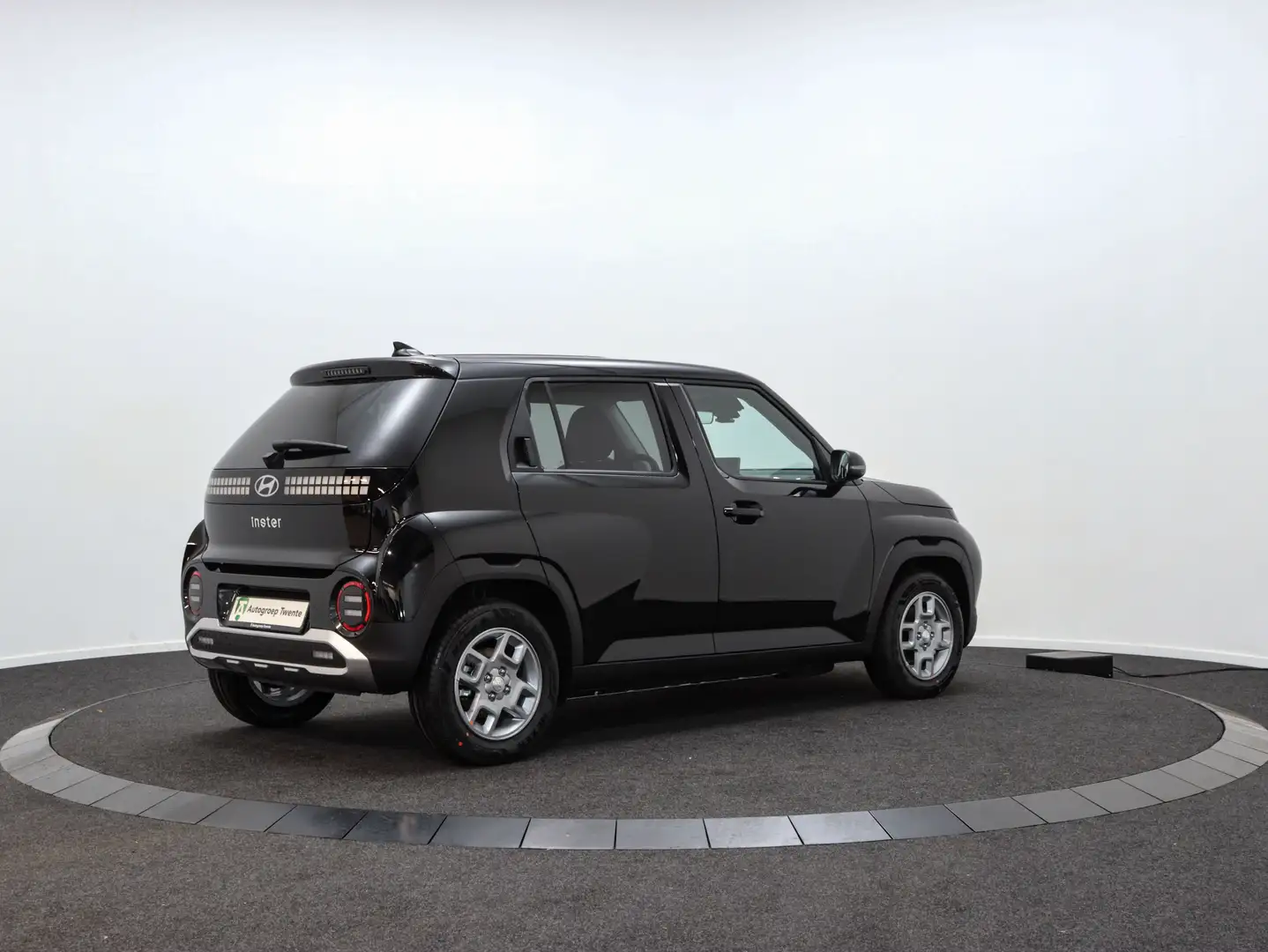 Hyundai Inster Electric 49 kWh Pulse Automaat (Abyss Black Pearl) Zwart - 2