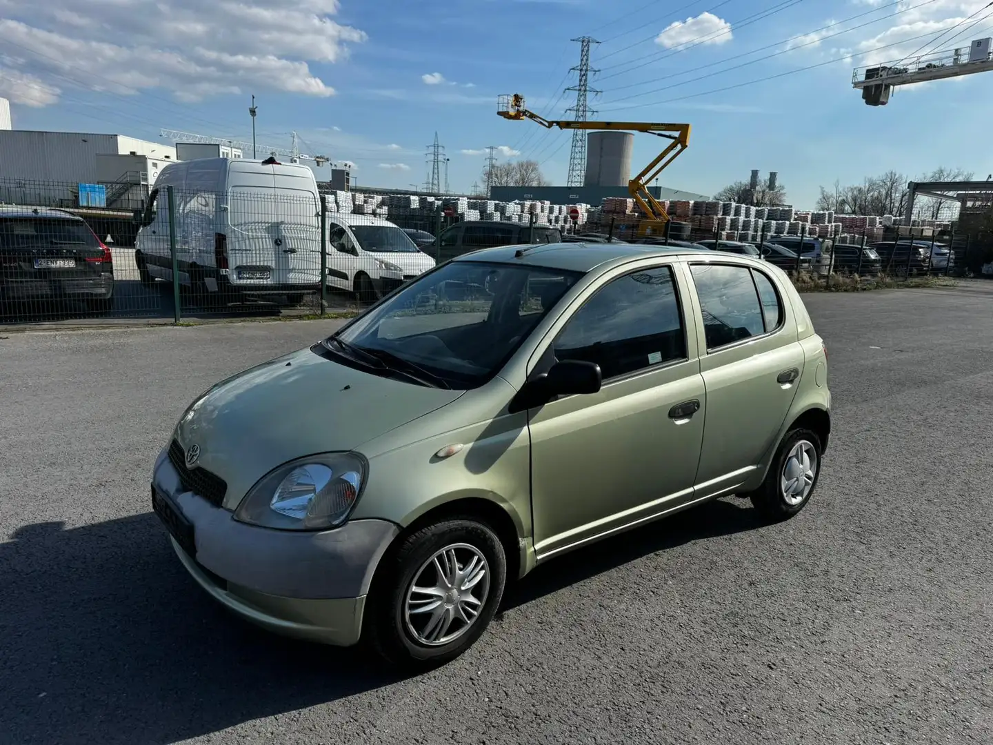 Toyota Yaris 1.0i 16v AIRCO CLIMATISÉ Linea Natura Gold - 2