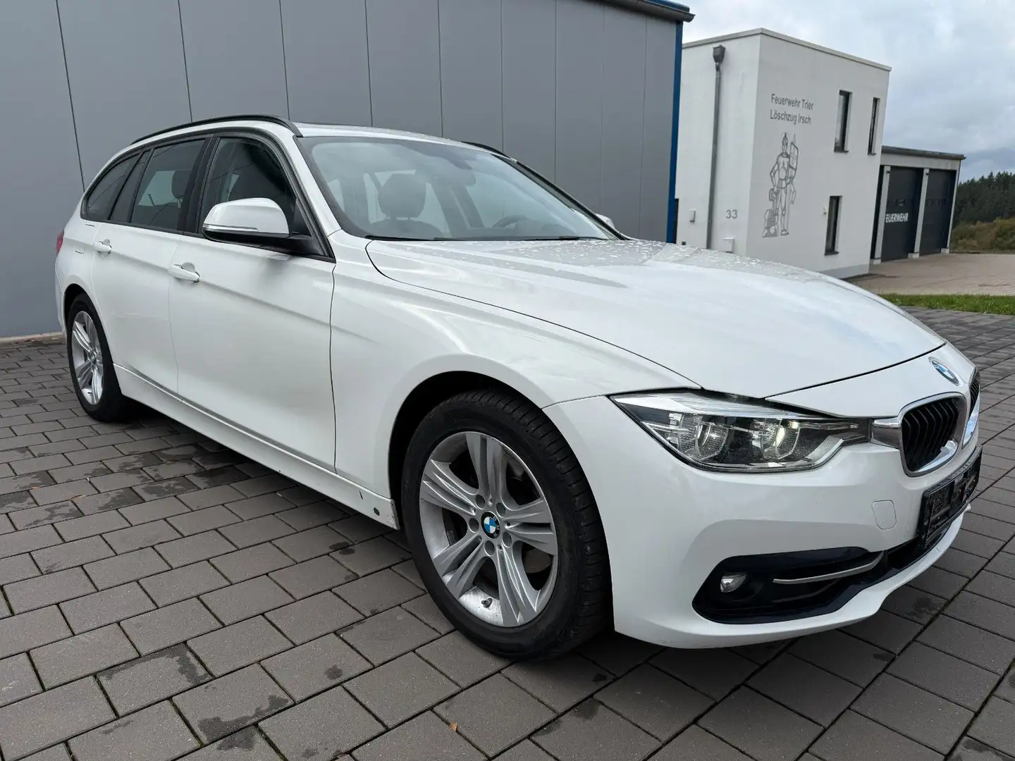 BMW 320 Baureihe 3 Touring 320 i Sport Line NAVI/LED Blanco - 1