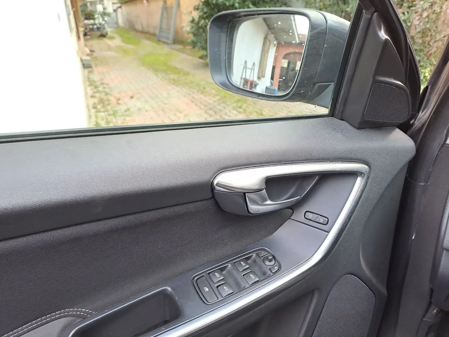 Volvo XC60 XC60+2.4+d4+Business+awd+163cv Grey - 2