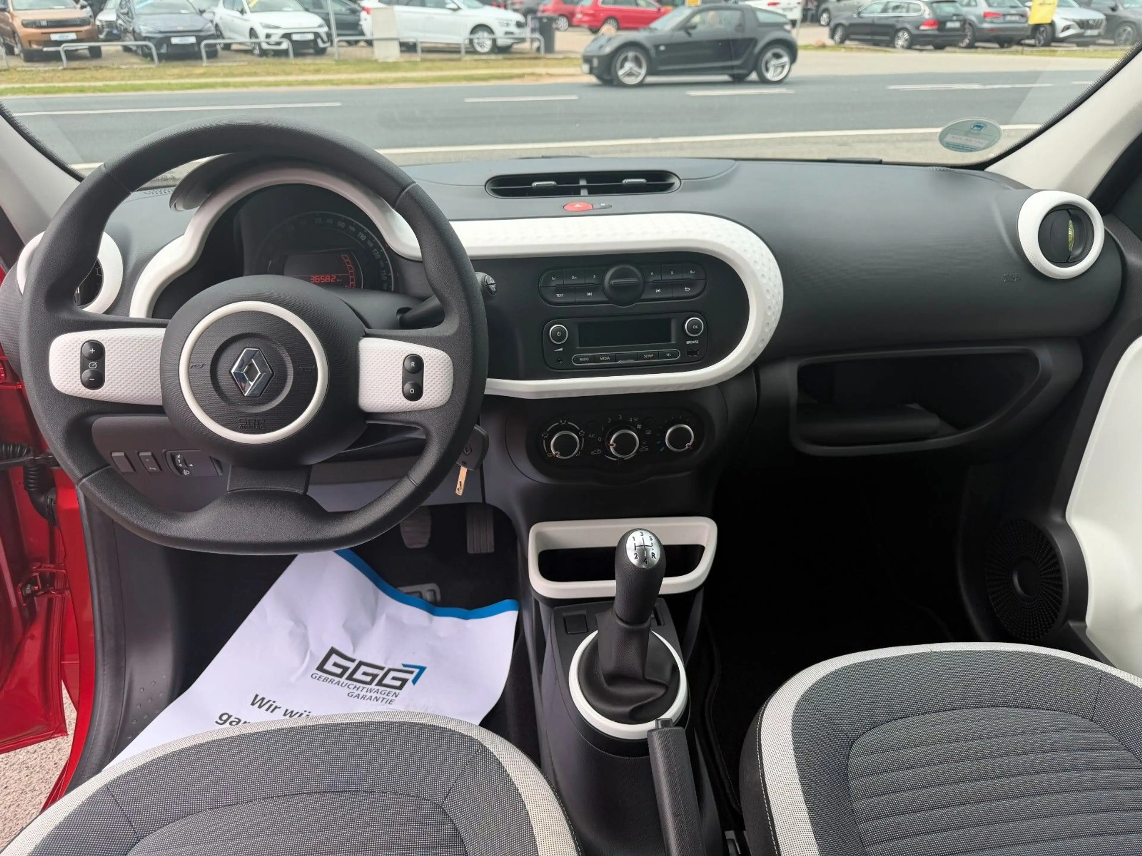 Renault Twingo Dynamique Klima1.Hand Tempo Tüv Neu PDC — photo 9
