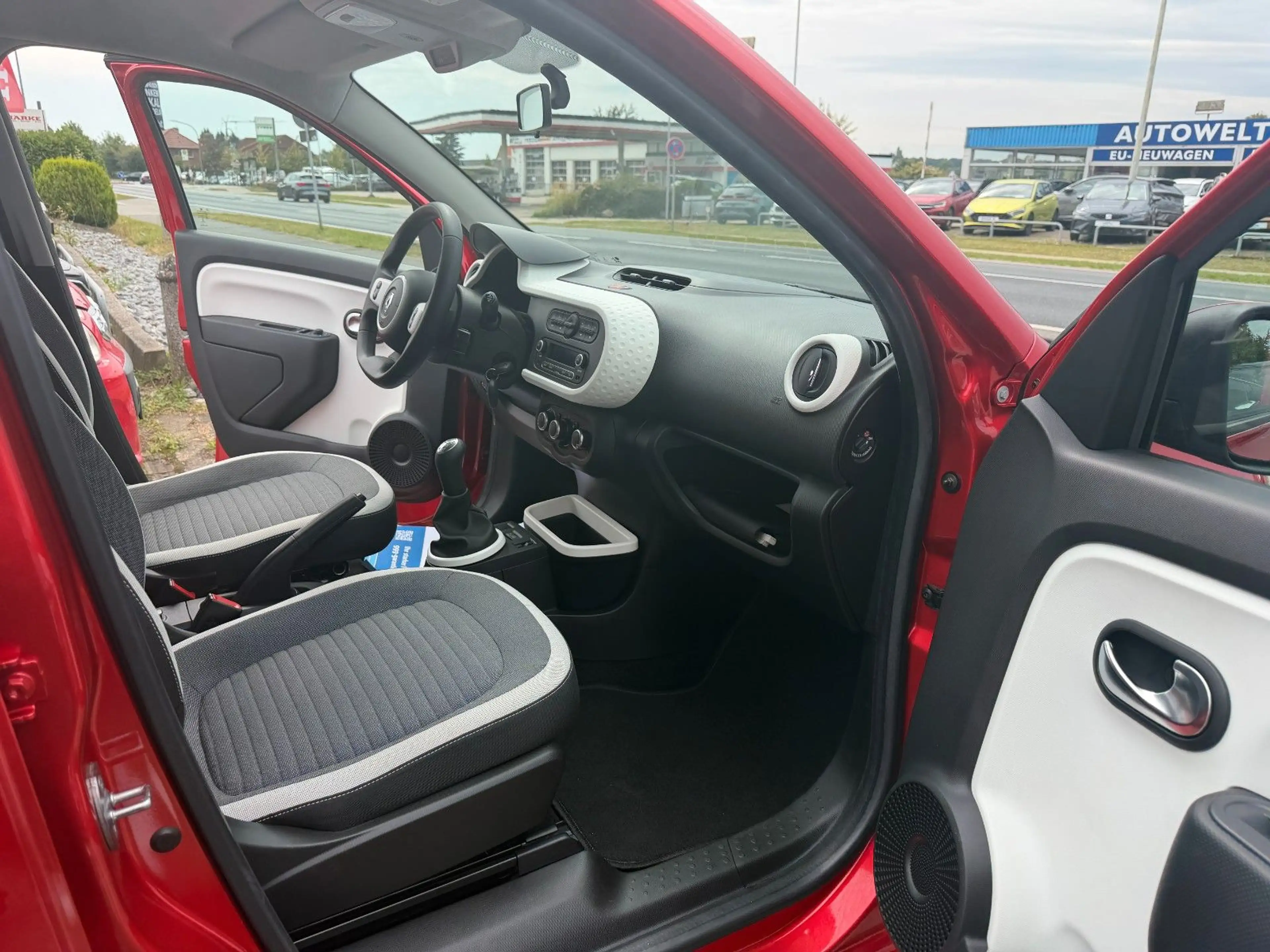 Renault Twingo Dynamique Klima1.Hand Tempo Tüv Neu PDC — photo 11
