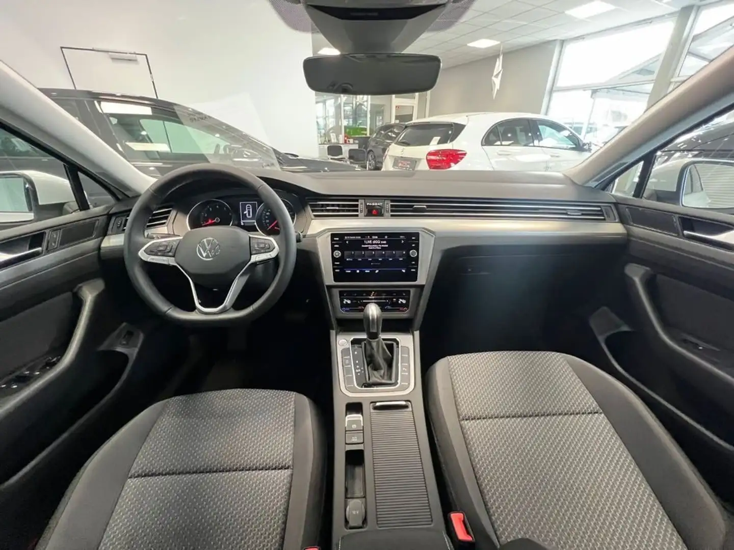 Volkswagen Passat Variant 1.5 TSI ACT DSG Conceptline Bianco - 1