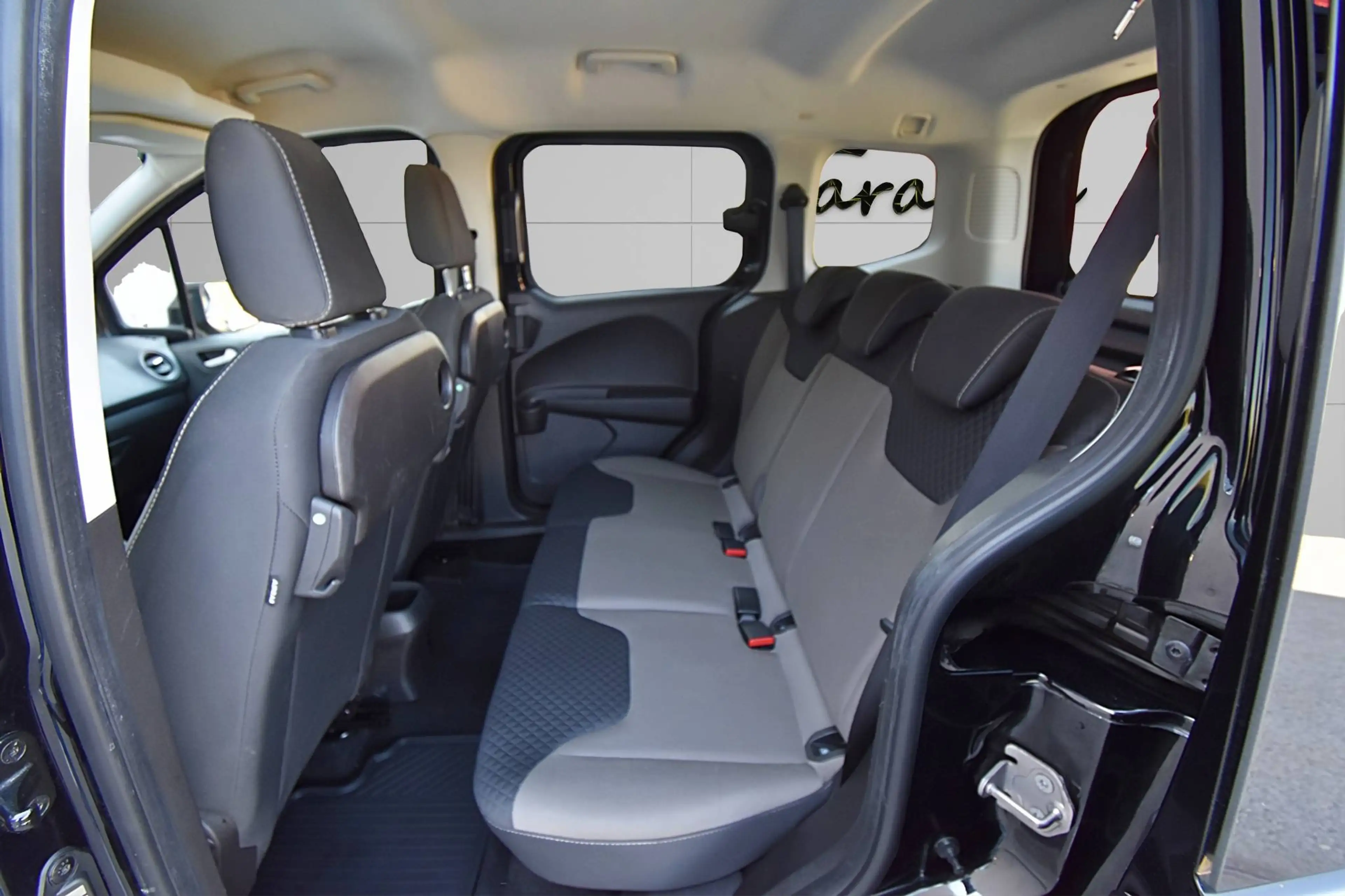 Ford Tourneo Courier 1,5 TDCi Titanium Start/Stop ***SERVICEHEFT*ERSTBESITZ** — photo 12