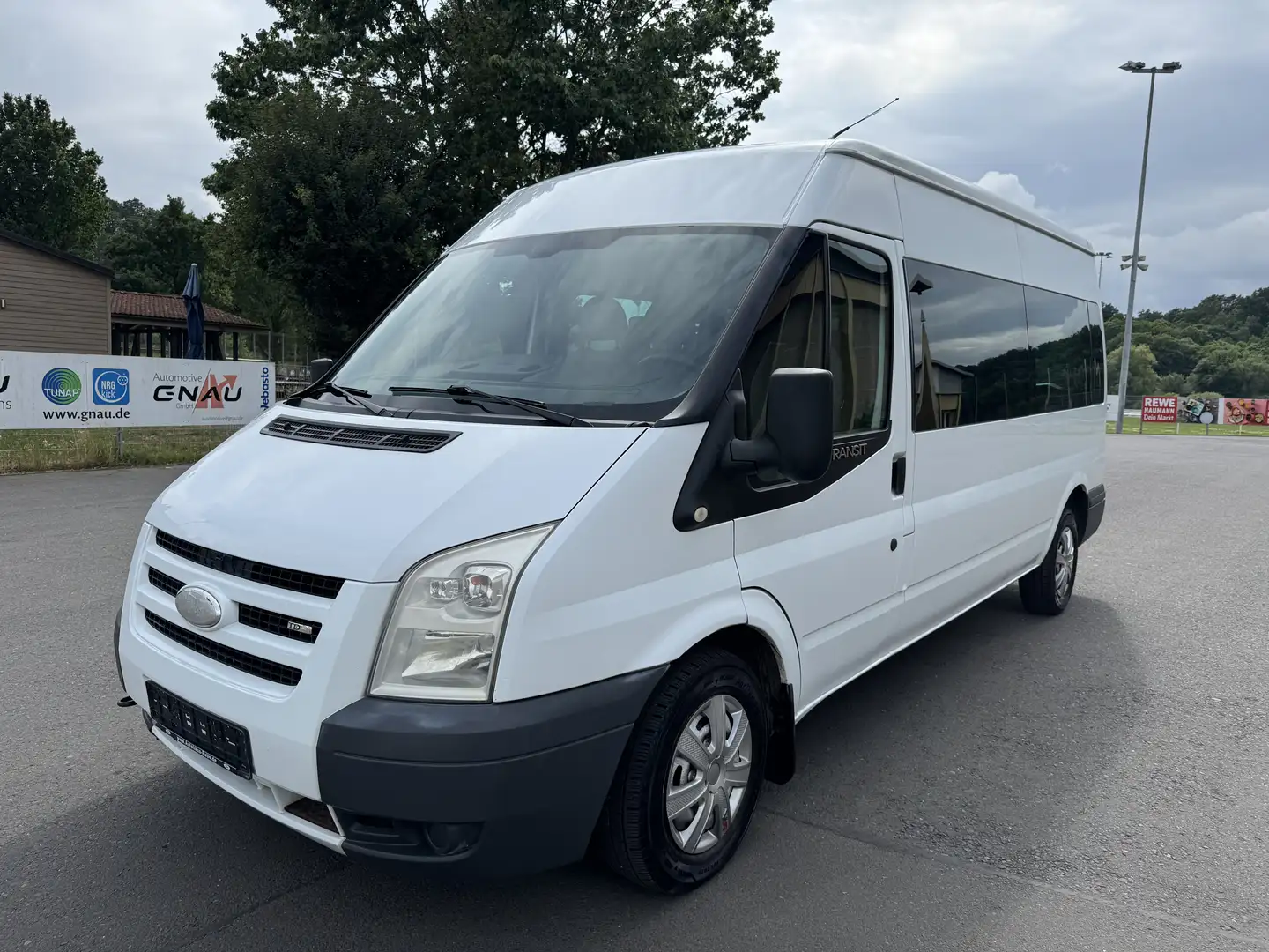 Ford Transit 2.2 TDCi FT 300 L / 9 Sitzer / Klima Weiß - 1