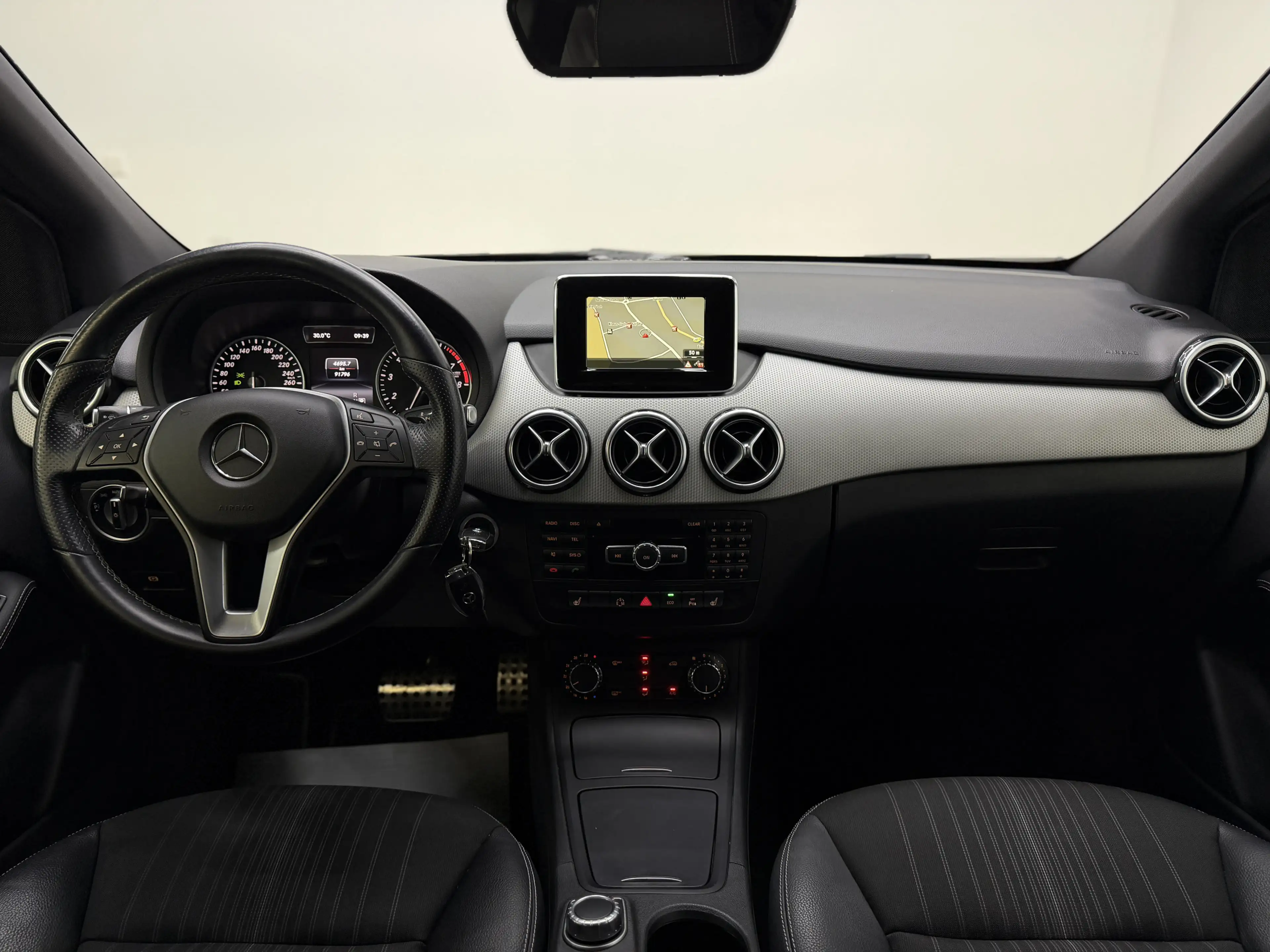 Mercedes-Benz B 200 AMG|LED|3J.Garantie|Automatik|TOP|KLIMA| — photo 11