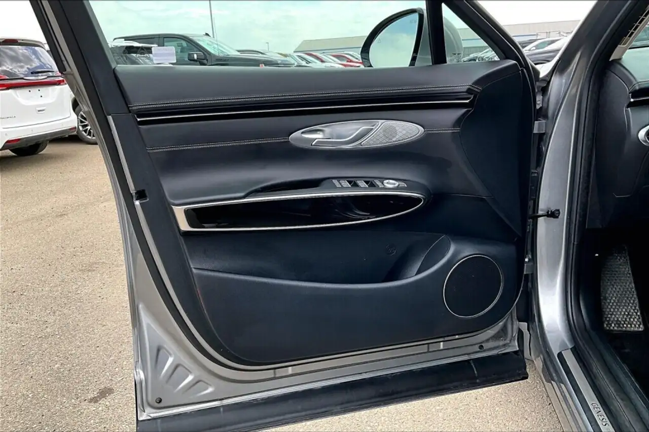 Genesis GV70 снимка Genesis GV70