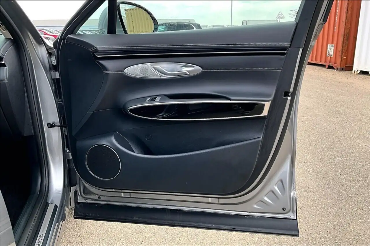 Genesis GV70 снимка Genesis GV70