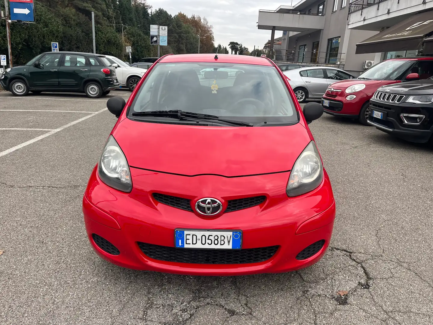 Toyota Aygo 1.0GPL/68CV/neopatentato/Euro4/unico proprietario Rosso - 1