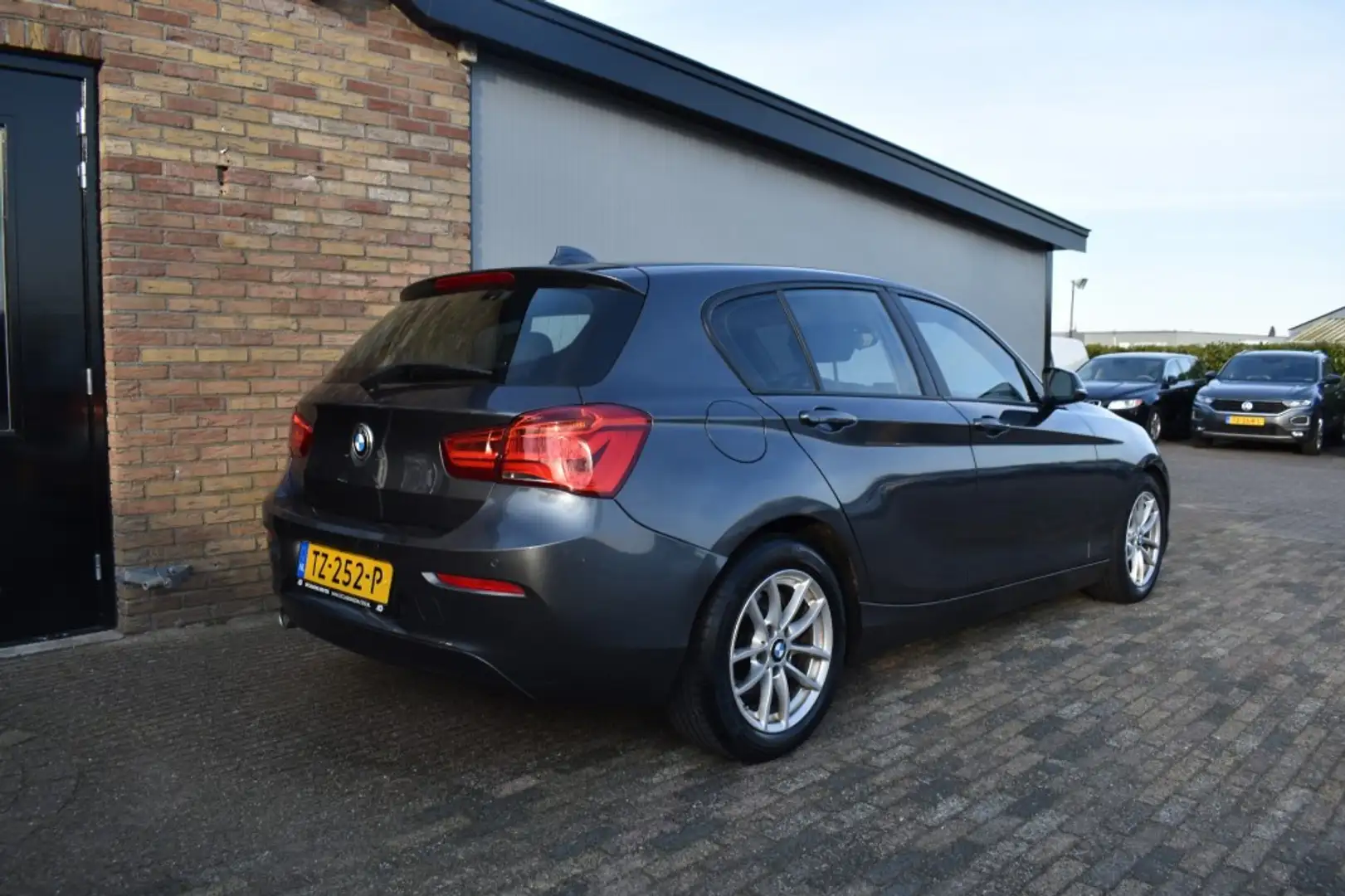 BMW 116 116D EDE SPORT, Cruise, Navi, PDC Szary - 2