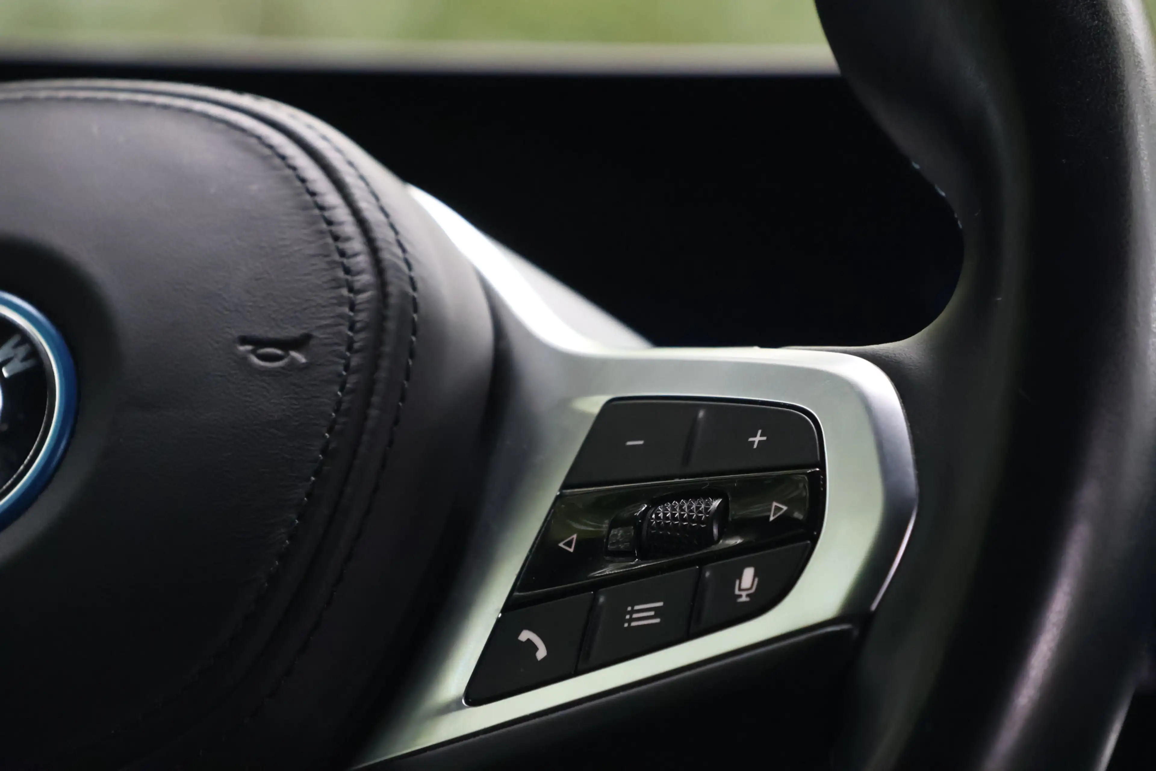 BMW i4 M50 84 kWh Laserlight/HUD/Keyless/360° Camera/ACC/ — photo 11