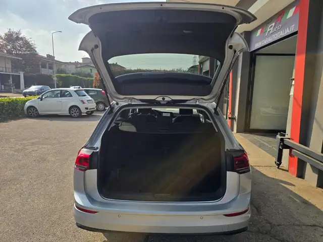 Volkswagen Golf view 9