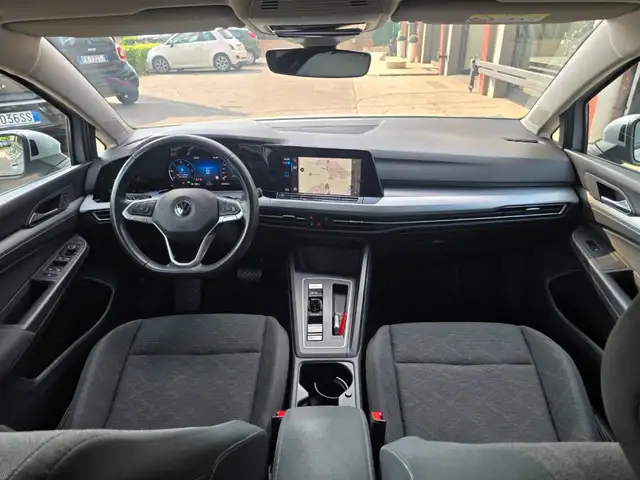 Volkswagen Golf view 4