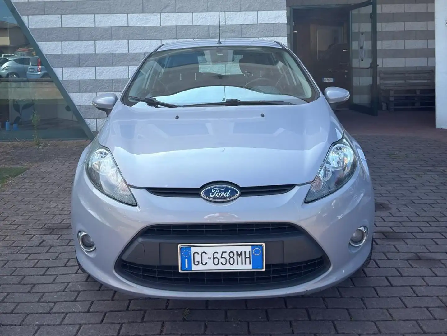 Ford Fiesta Fiesta VI 2008 5p 1.2 16v Titanium 82cv FL Grigio - 1