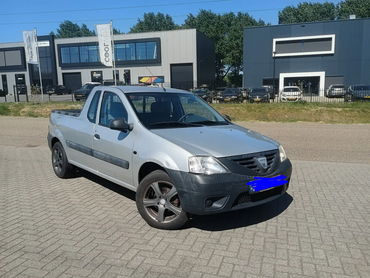 Dacia Pick Up Pick Up 1.5 dCi Silber - 1