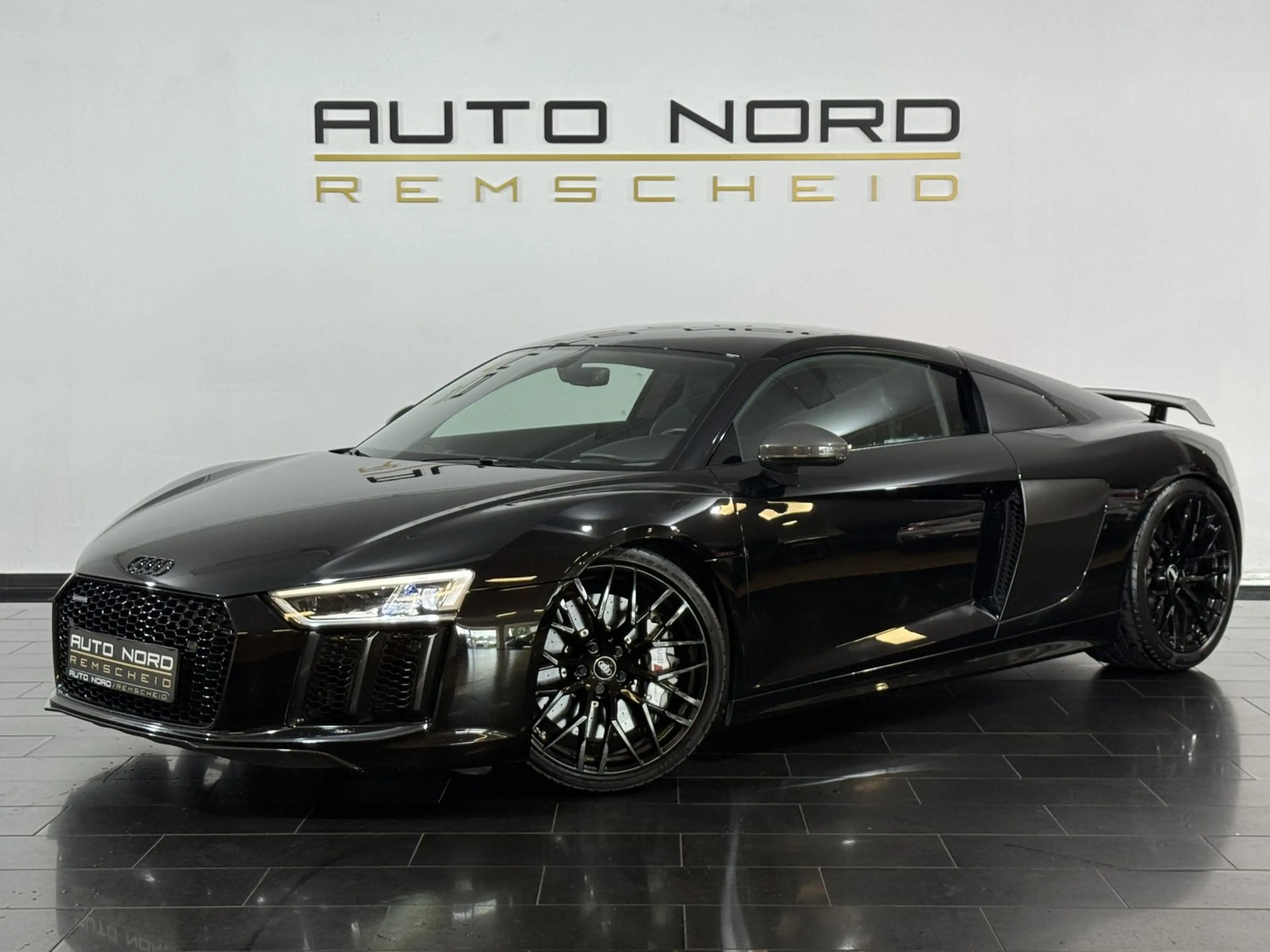 Audi R8 5.2 FSI plus q. *Laser*B&O*S-AGA*Carbon*Cam*