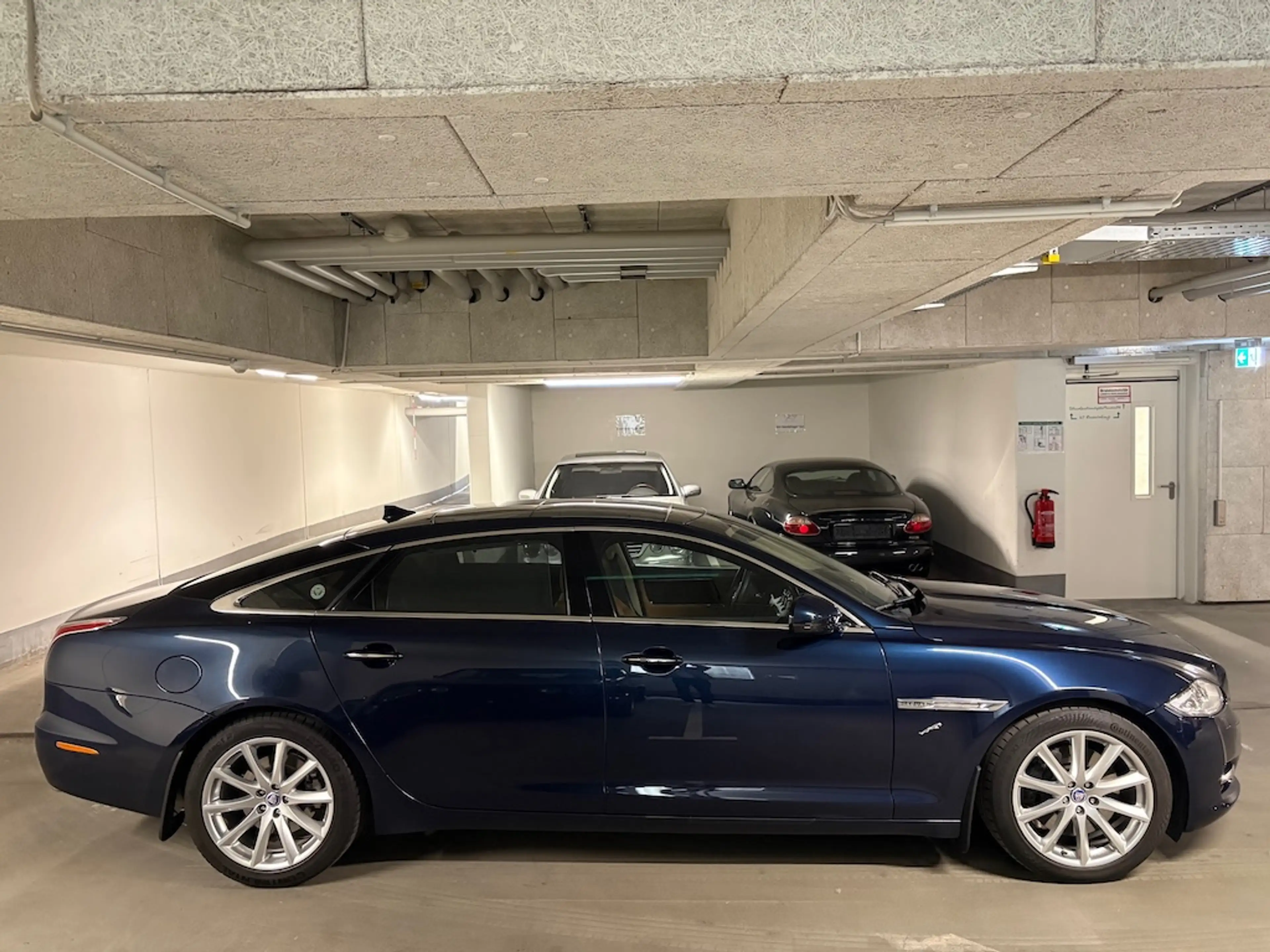 Jaguar XJ -L 3.0 **Portfolio**AWD** Langversion**VOLL+ — photo 11