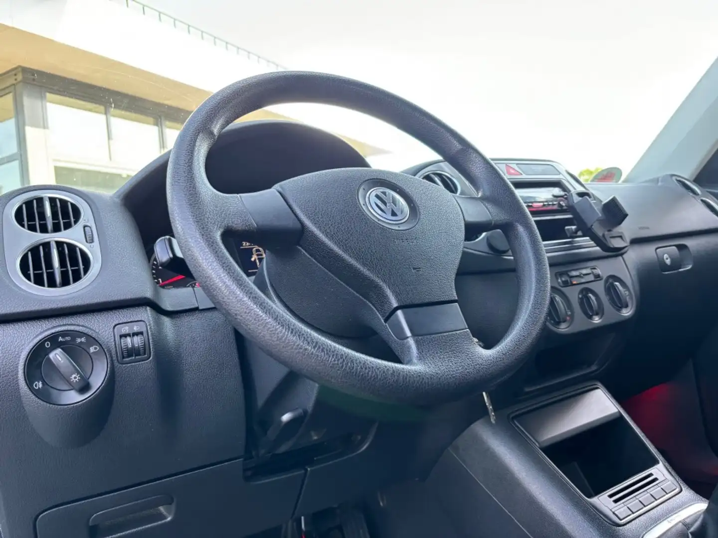 Volkswagen Tiguan 1.4 TSI TREND&FUN 4MOTION AIRCO. Grijs - 2