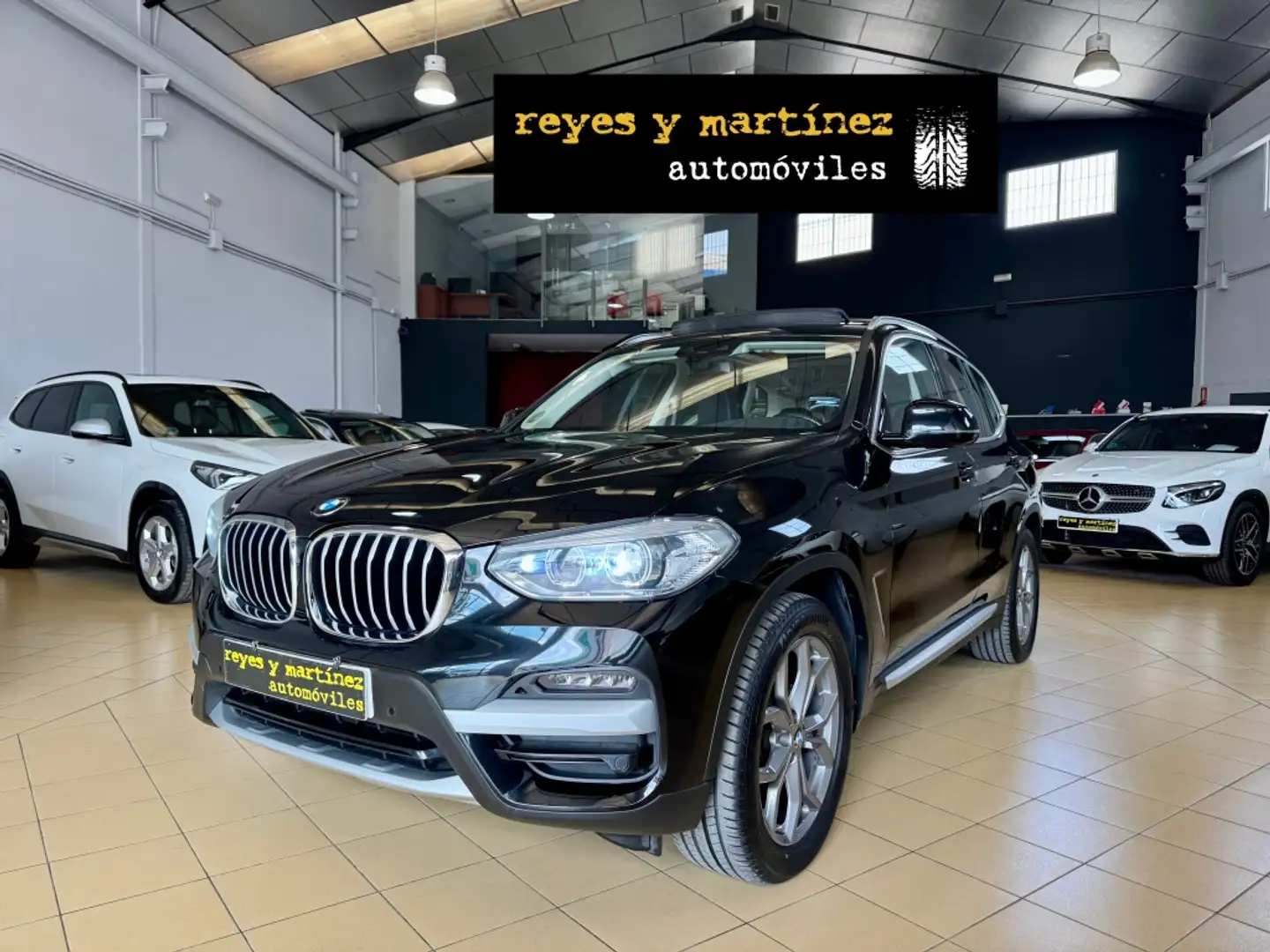 BMW X3 xDrive 20dA xLine Zwart - 1