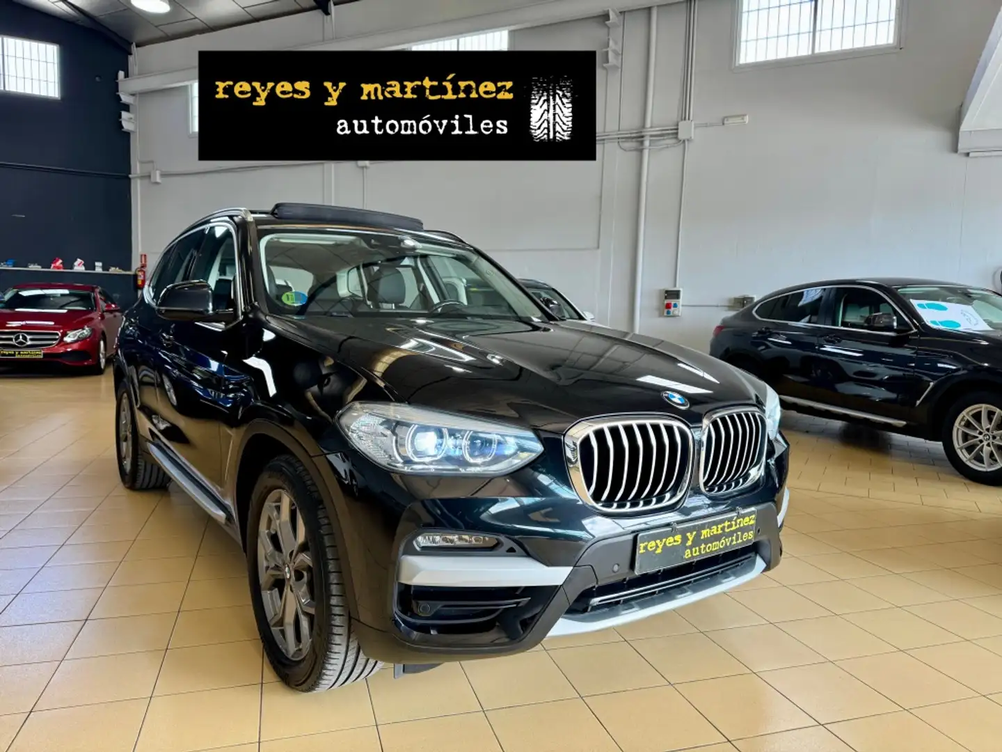 BMW X3 xDrive 20dA xLine Zwart - 2