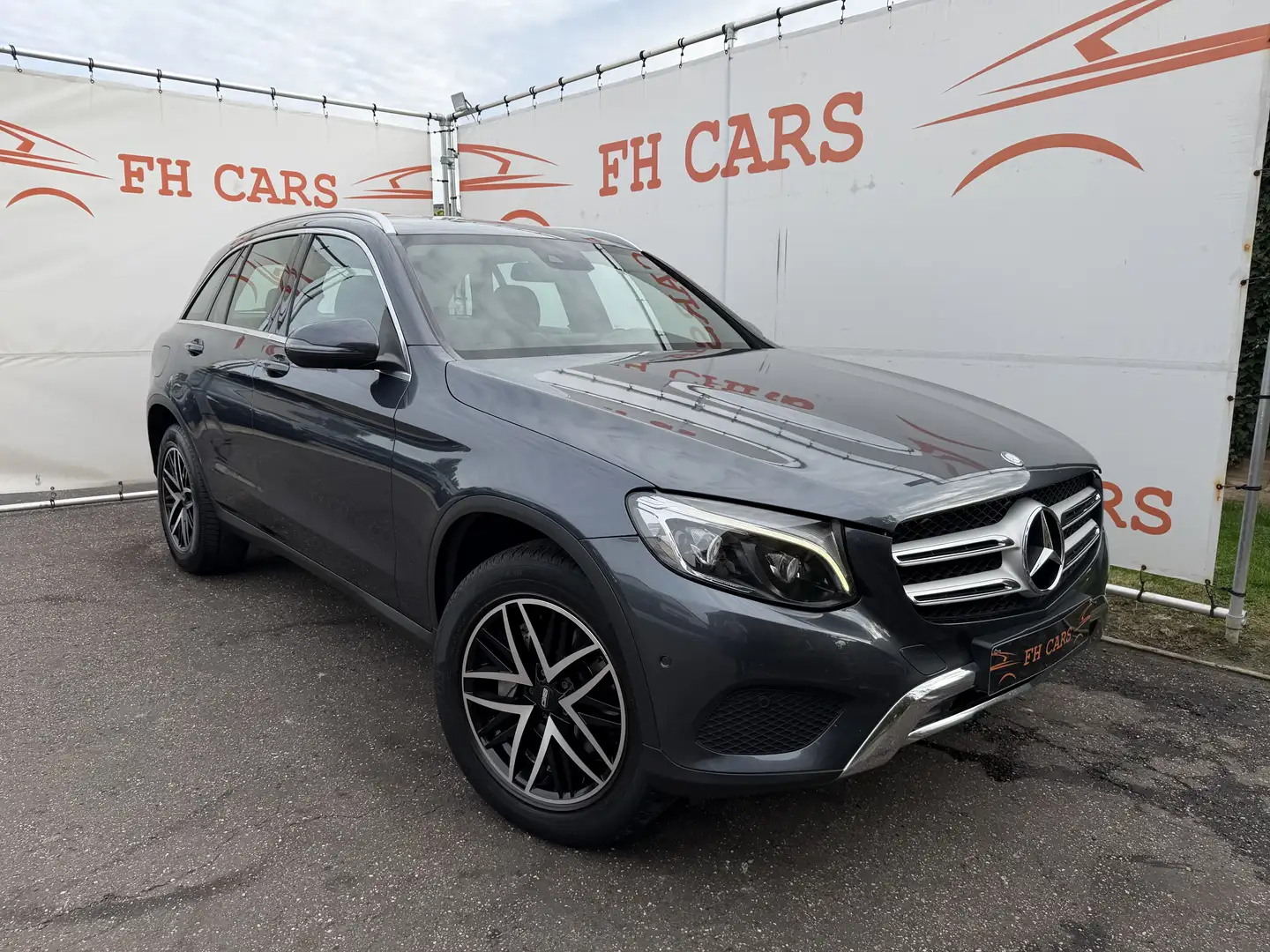 Mercedes-Benz GLC 220 d 4Matic AMG LINE INT.*FULL LED*AMBIENT LIGHT*GPS* Grijs - 1